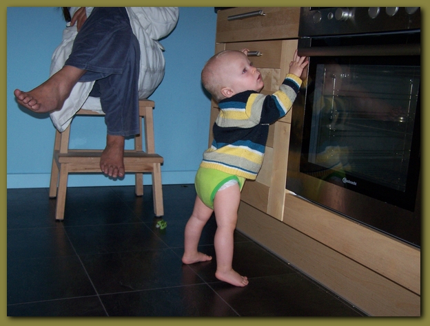 599x448 pixels (211K)